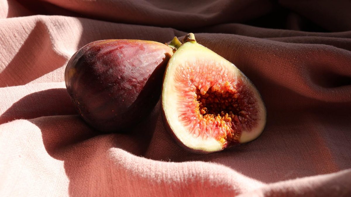 Šviežių figų sezonui prasidedant: tiks ir desertams, ir pikantiškiems patiekalams