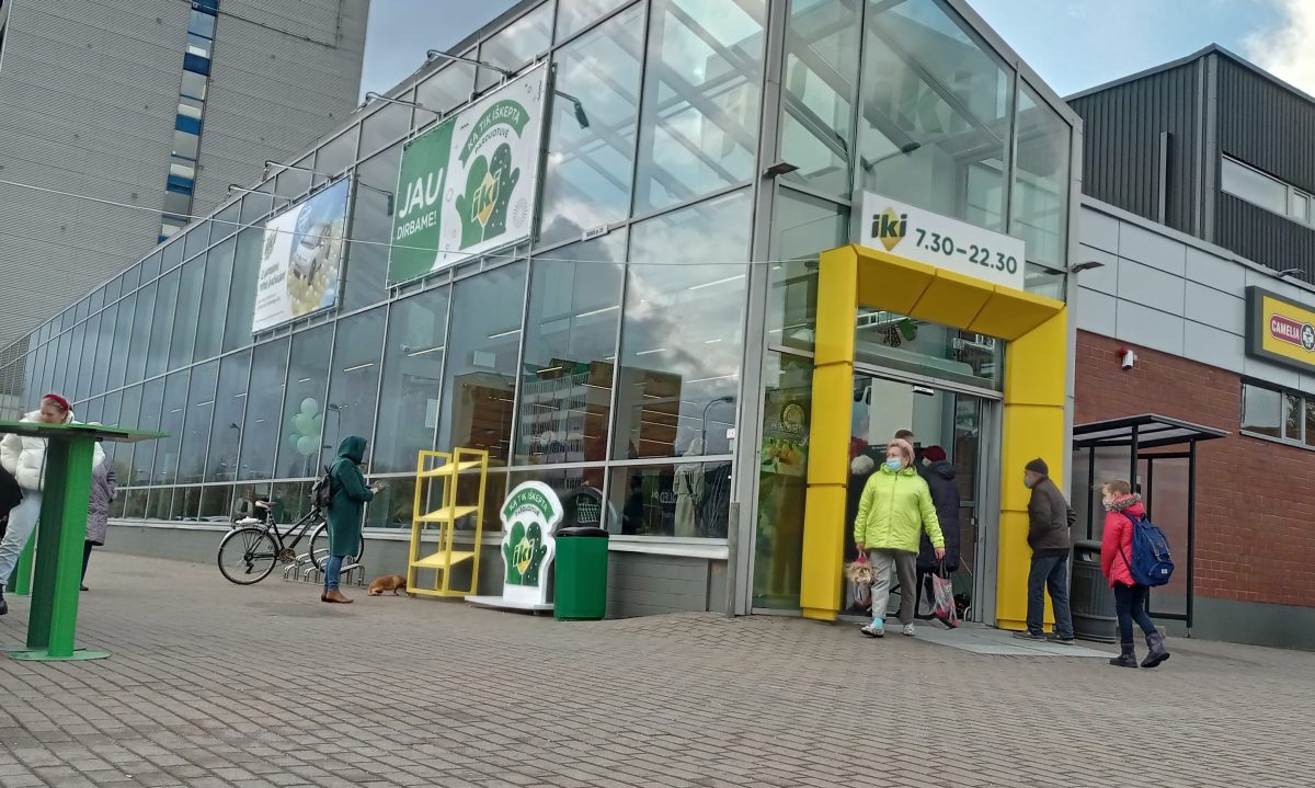 Klaipėdoje atidaryta atnaujinta „IKI Vėtrungė“ parduotuvė: pirkėjų laukia prekybos tinkle dar nematyta naujovė
