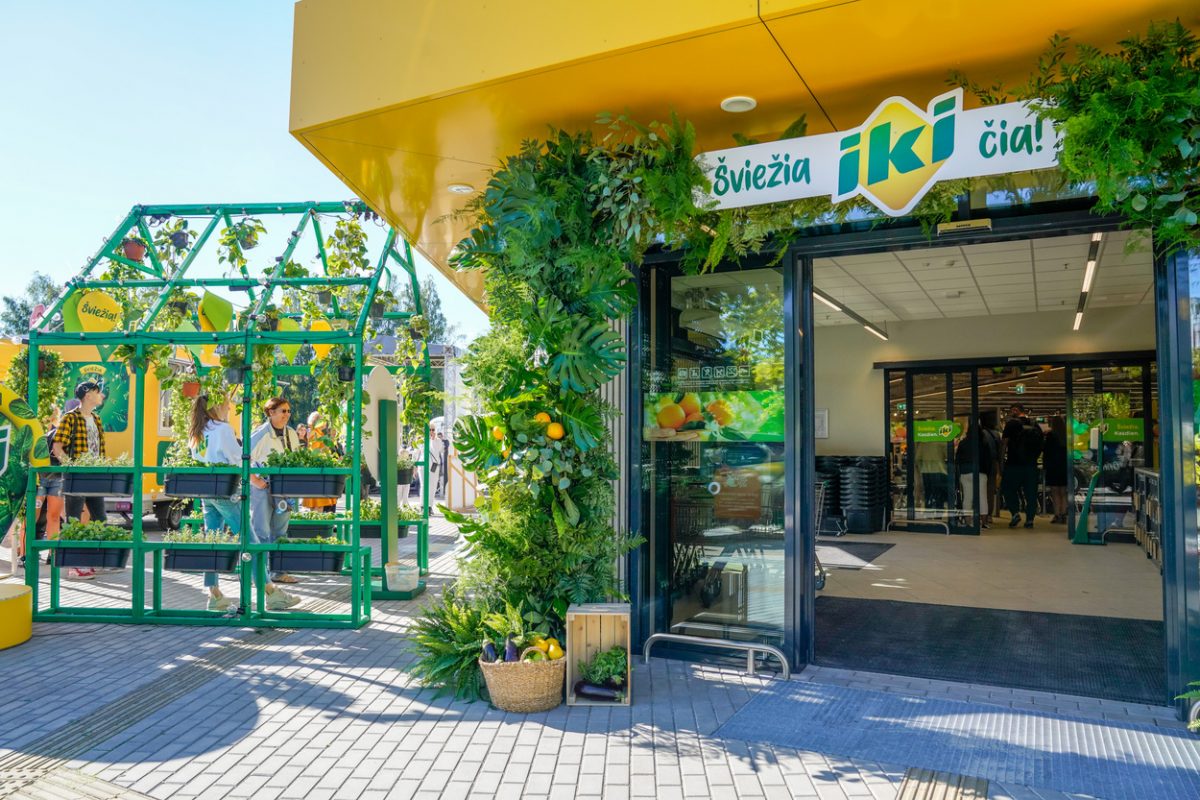 Vilniaus Pilaitėje atidaryta viena moderniausių „Iki“ parduotuvių: įsikurs kavinė, veiks prekių atsiėmimo paslauga