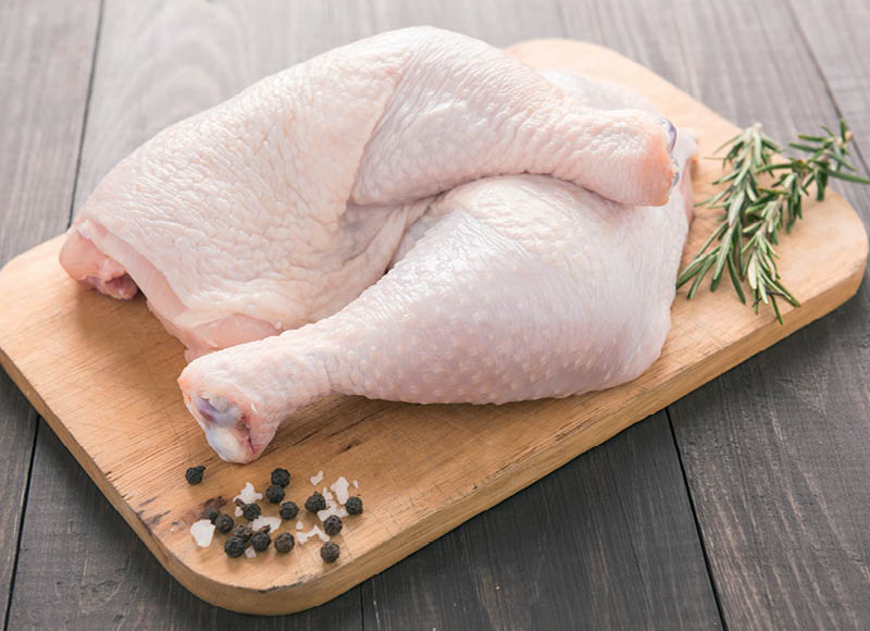 Švieži viščiukų broilerių ketvirčiams (sveriamoje vitrinoje)
			, 
				 (užauginta be antibiotikų) 1 kg. A lygio parduotuvėse