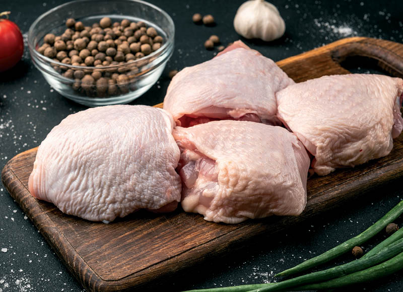 Broilerių šlaunelėms su kaulu (sveriamoje vitrinoje)
			, 
				 (užauginta be antibiotikų) 1 kg. A lygio parduotuvėse