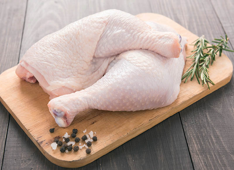 Šviežiems viščiukų broilerių ketvirčiams
			, 
				 (sveriamoje vitrinoje, užauginta be antibiotikų) 1 kg. A lygio parduotuvėse