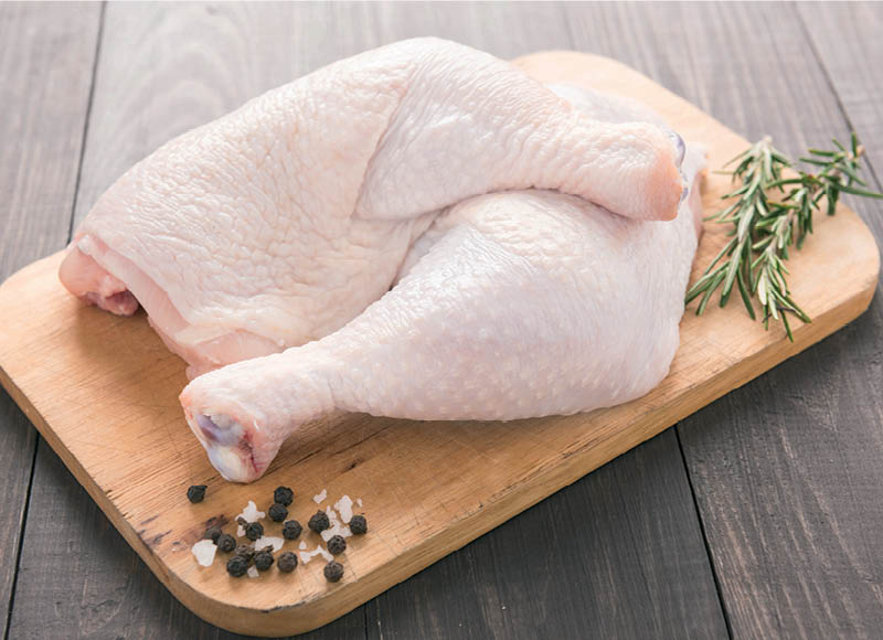 Šviežiems viščiukų broilerių ketvirčiams
			, 
				 (sveriamoje vitrinoje, užauginta be antibiotikų) 1 kg. A lygio parduotuvėse