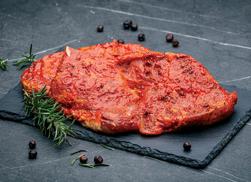 Marinuota GRILL kiaulienos sprandinė su kaulu
			, 
				 (sveriamoje vitrinoje) 1 kg. A lygio parduotuvėse