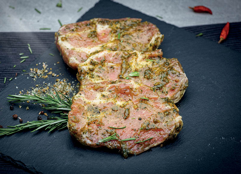 Marinuota ŽALIOJI kiaulienos sprandinė be kaulo
,
(sveriamoje vitrinoje) 1 kg. A lygio parduotuvėse Marinuota ŽALIOJI kiaulienos sprandinė be kaulo
,
(sveriamoje vitrinoje) 1 kg. A lygio parduotuvėse