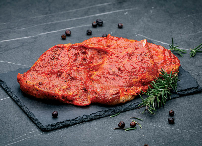 Marinuota GRILL kiaulienos sprandinė su kaulu
			, 
				 (sveriamoje vitrinoje) 1 kg. A lygio parduotuvėse