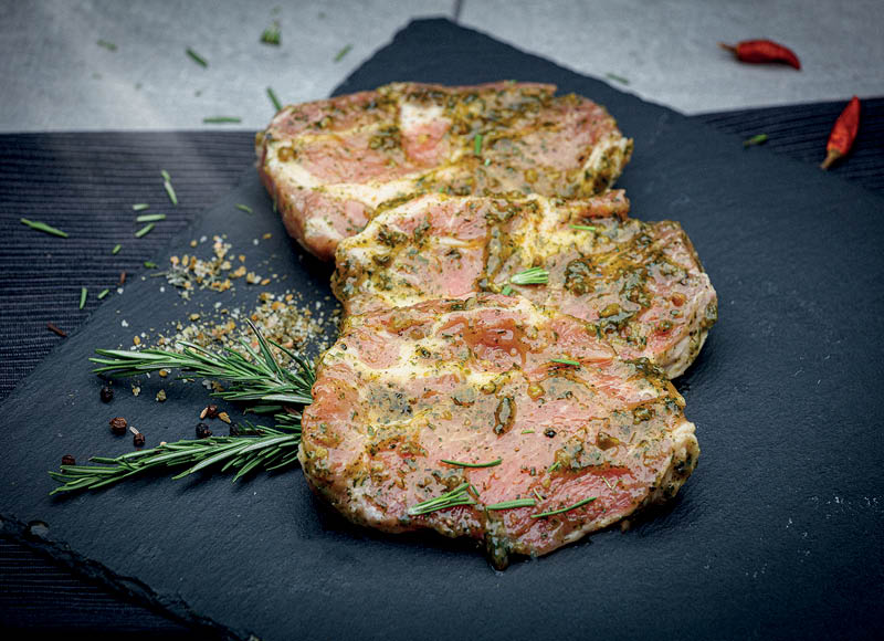 Marinuota ŽALIOJI kiaulienos sprandinė be kaulo
,
(sveriamoje vitrinoje) 1 kg. A lygio parduotuvėse Marinuota ŽALIOJI kiaulienos sprandinė be kaulo
,
(sveriamoje vitrinoje) 1 kg. A lygio parduotuvėse