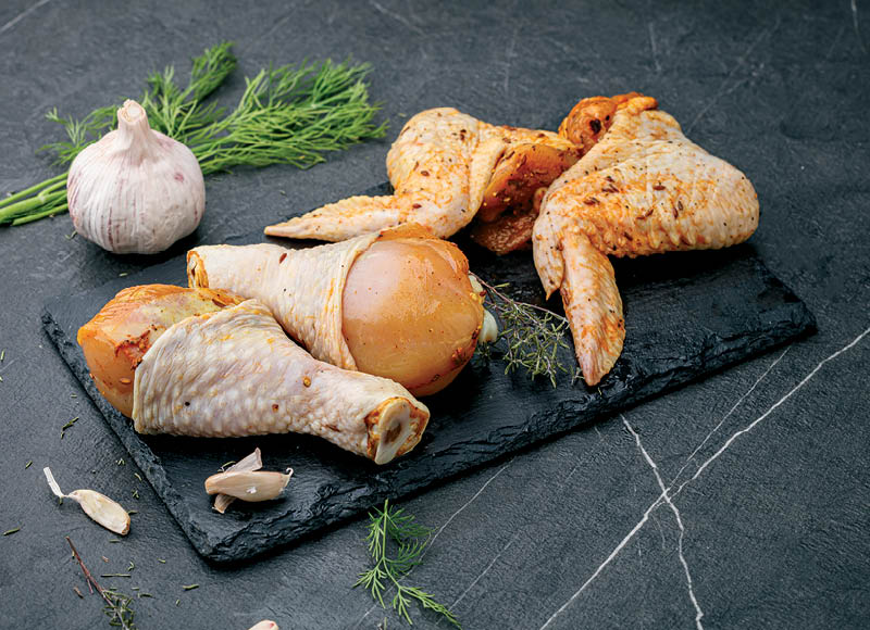 Marinuota vištiena
			, 
				 (sveriamoje vitrinoje) 1 kg, 2 rūšių