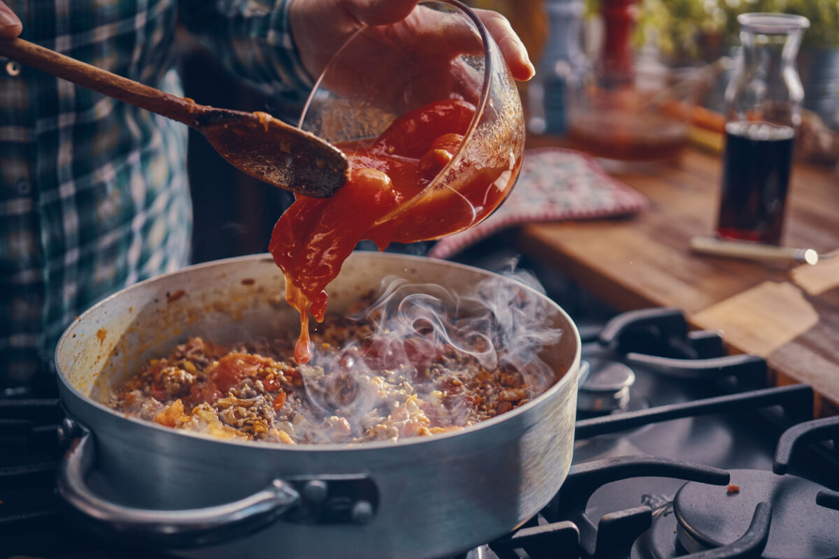 Apniukusią dieną praskaidrins naminis padažas makaronams – vienas slaptas ingredientas pavers jį neprilygstamu 