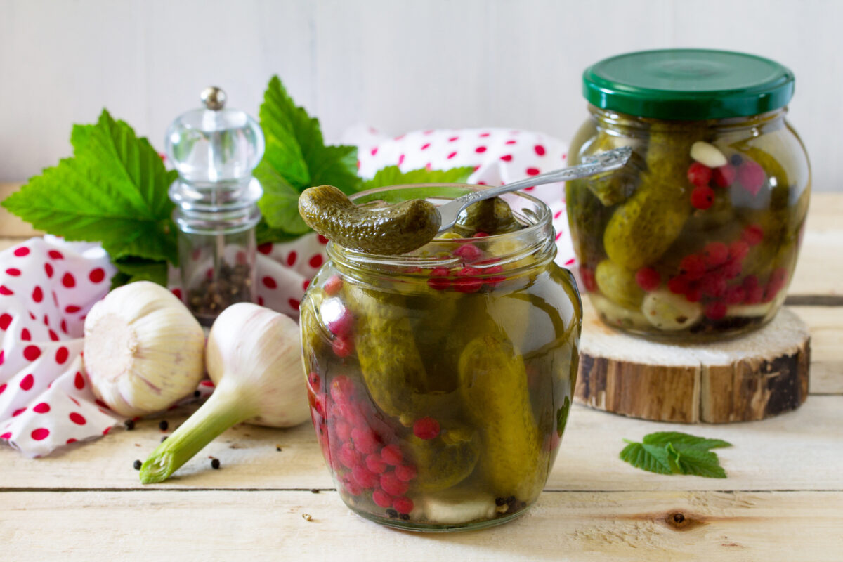 Pigu, trašku ir nereikės nė lašo acto: vienas slaptas ingredientas pakeis, kaip nuo šiol marinuosite agurkus  