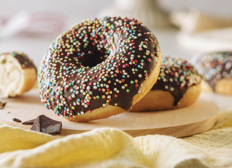 Juoda spurga DONUTS