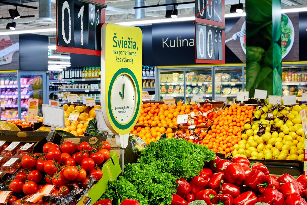 Šviežių vaisių ir daržovių sezonas įsibėgėja – kainų šuolio pirkėjai nepajuto