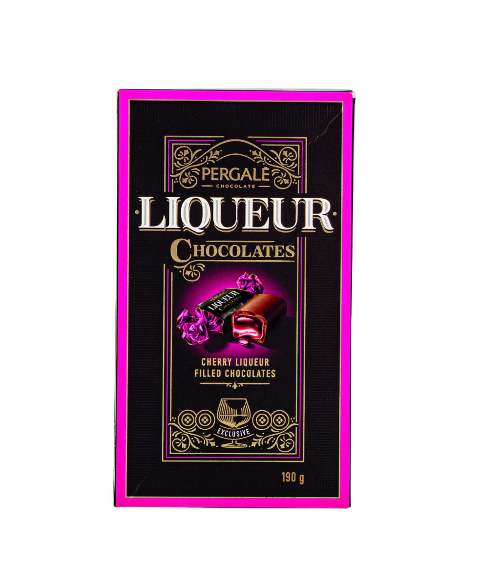 saldainiai-pergale-with-cherry-liqueur