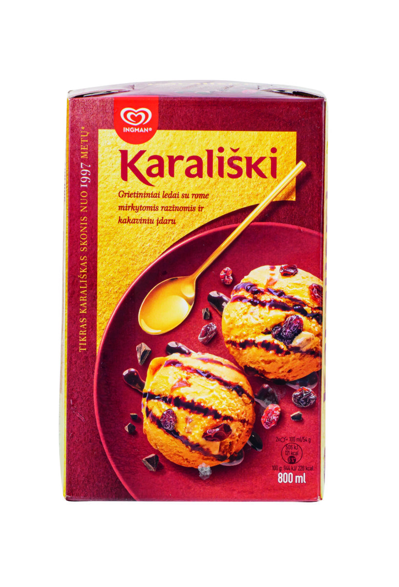 kiausininio-skonio-grietininiai-valgomieji-ledai-su-rome-mirkytomis-razinomis-ir-kakaviniu-idaru-karaliski