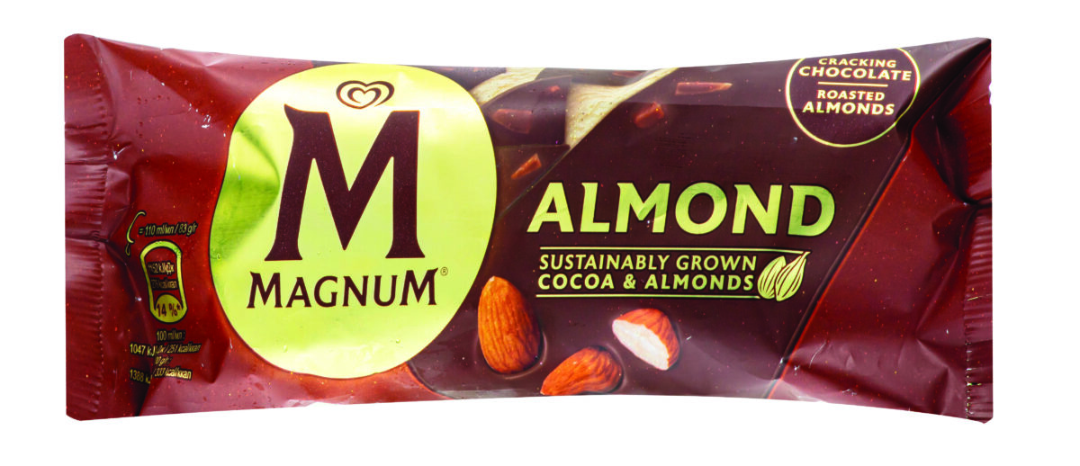 vaniliniai-valgomieji-ledai-su-pienisko-sokolado-glajumi-ir-migdolais-magnum-almond