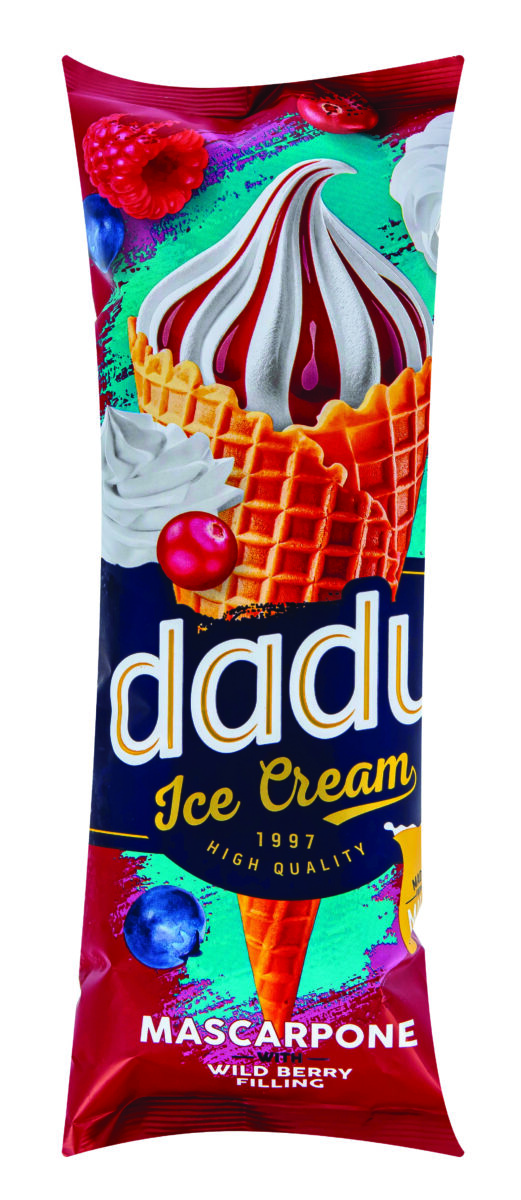 dadu-maskarpones-skonio-valgomieji-ledai-su-misko-uogu-idaru-vafliniame-ragelyje